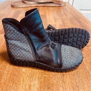 Bernie Mev New York Tread Venture Boot Black & Gray Ankle Boots w/ Textured Sole